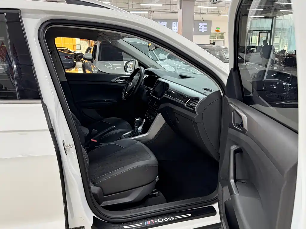 Volkswagen T-Cross — миниатюра 13