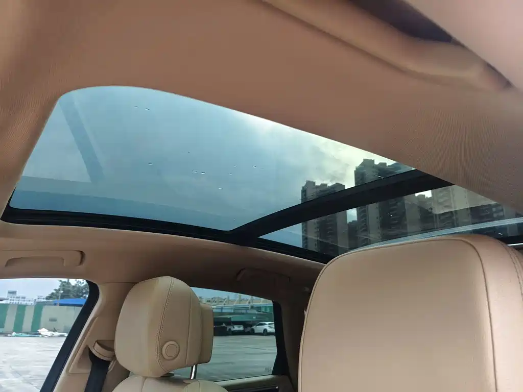 Porsche Macan — миниатюра 19