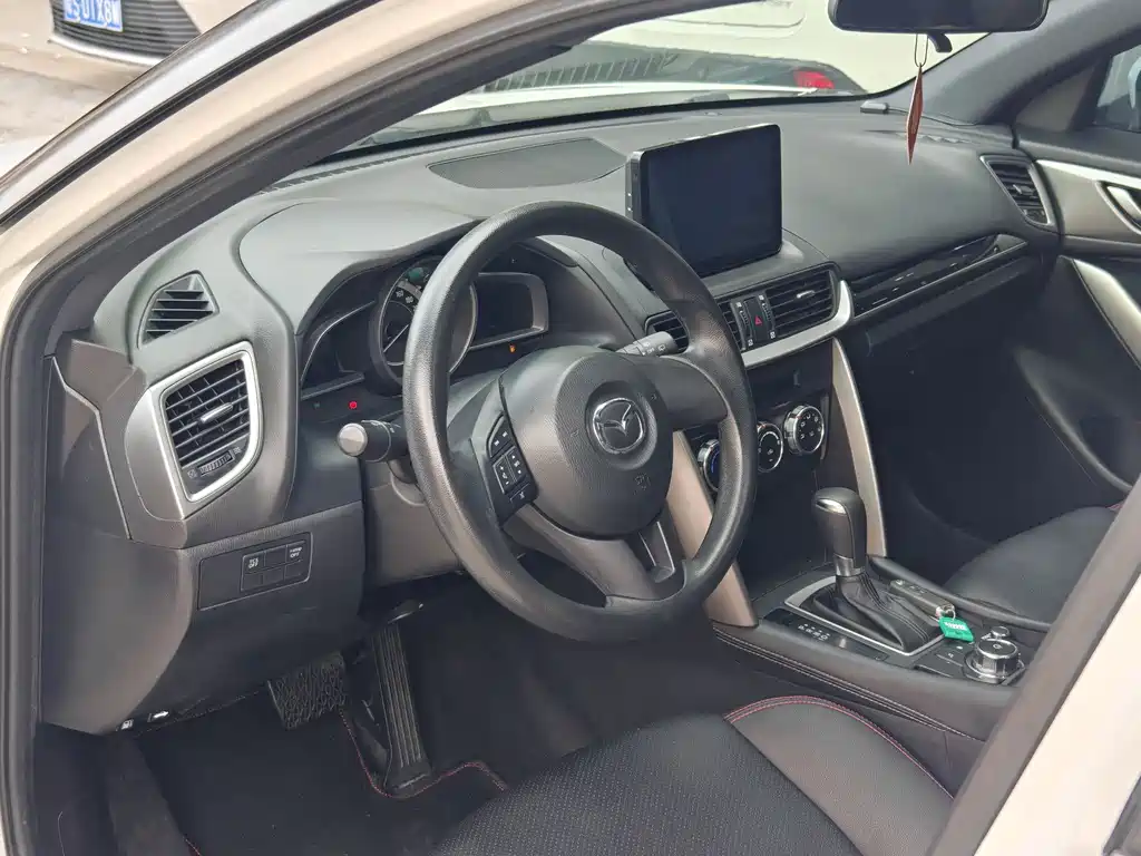 MAZDA CX 4