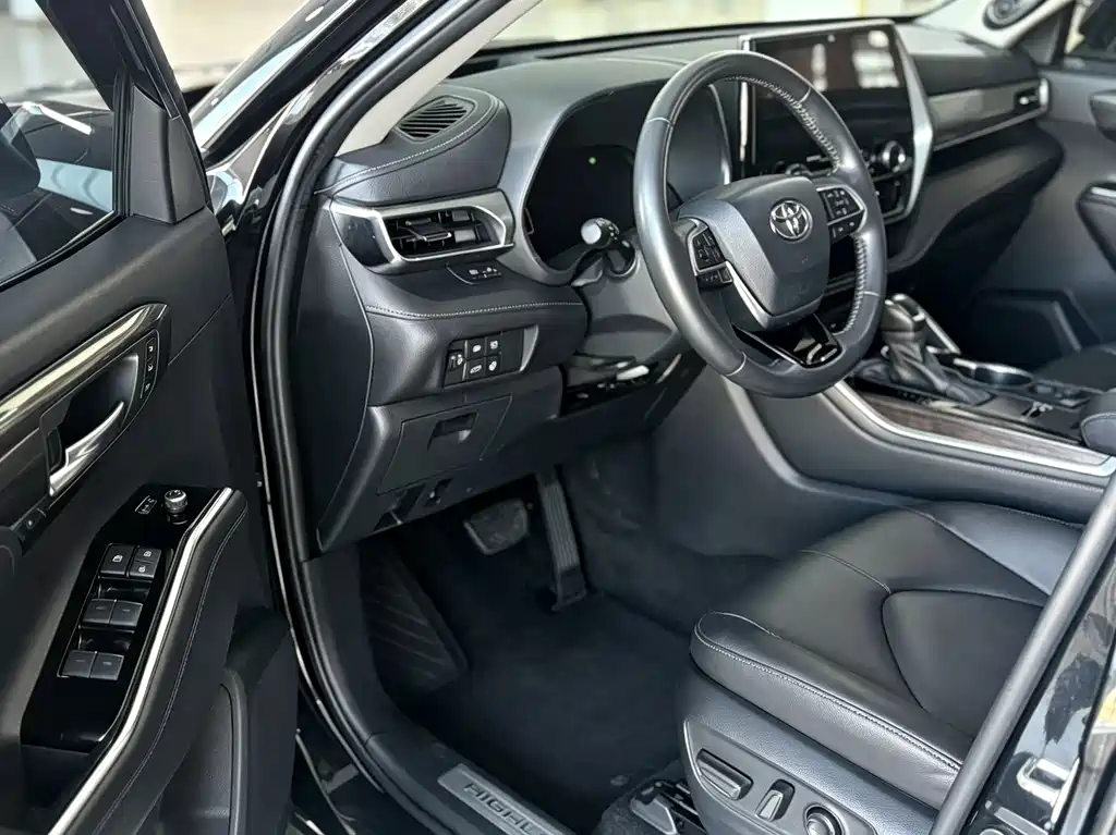 Toyota Highlander — миниатюра 4