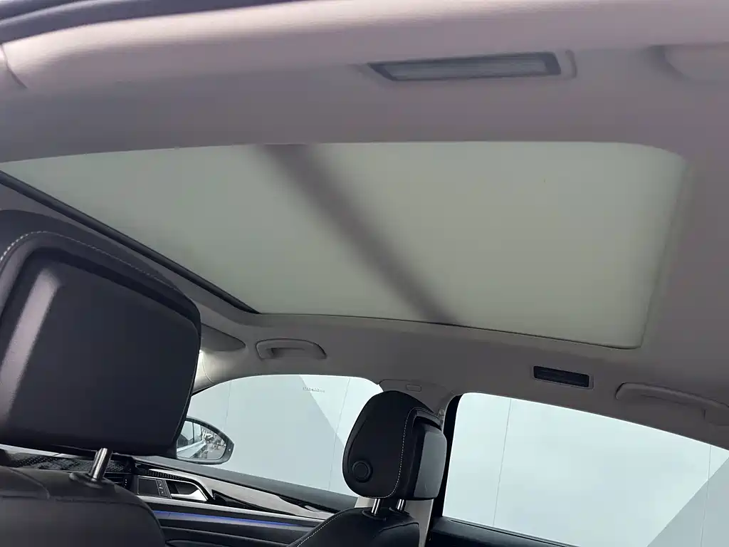Volkswagen Passat — миниатюра 7