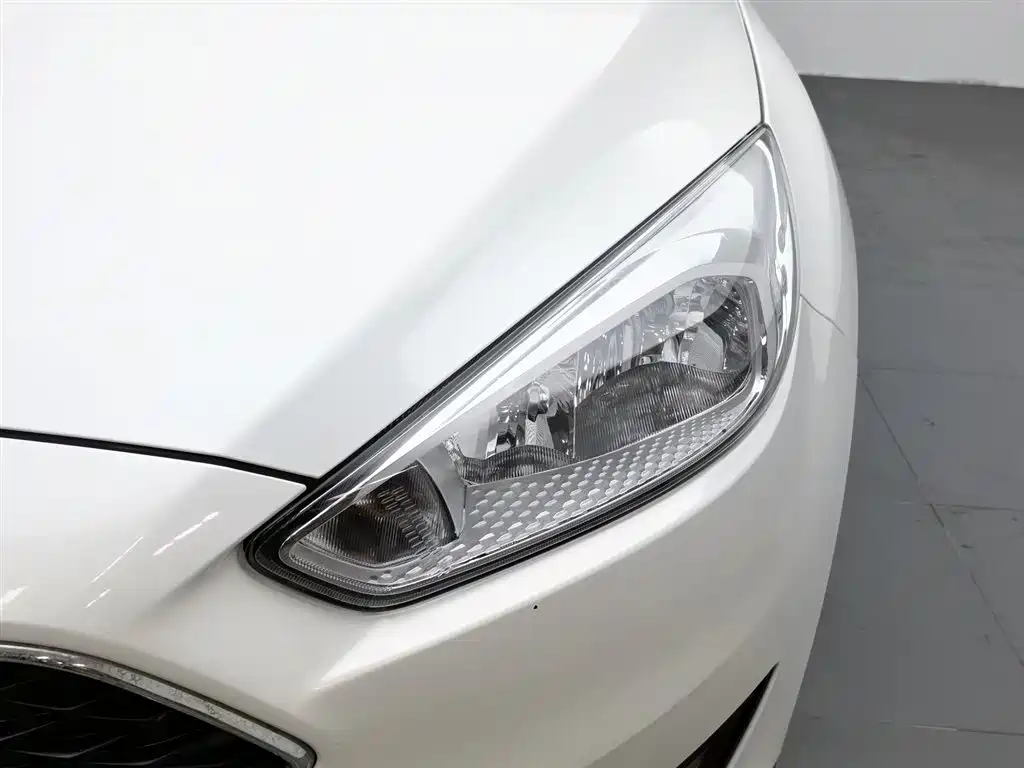 Ford Focus 2015 EcoBoost 180 AT Elite