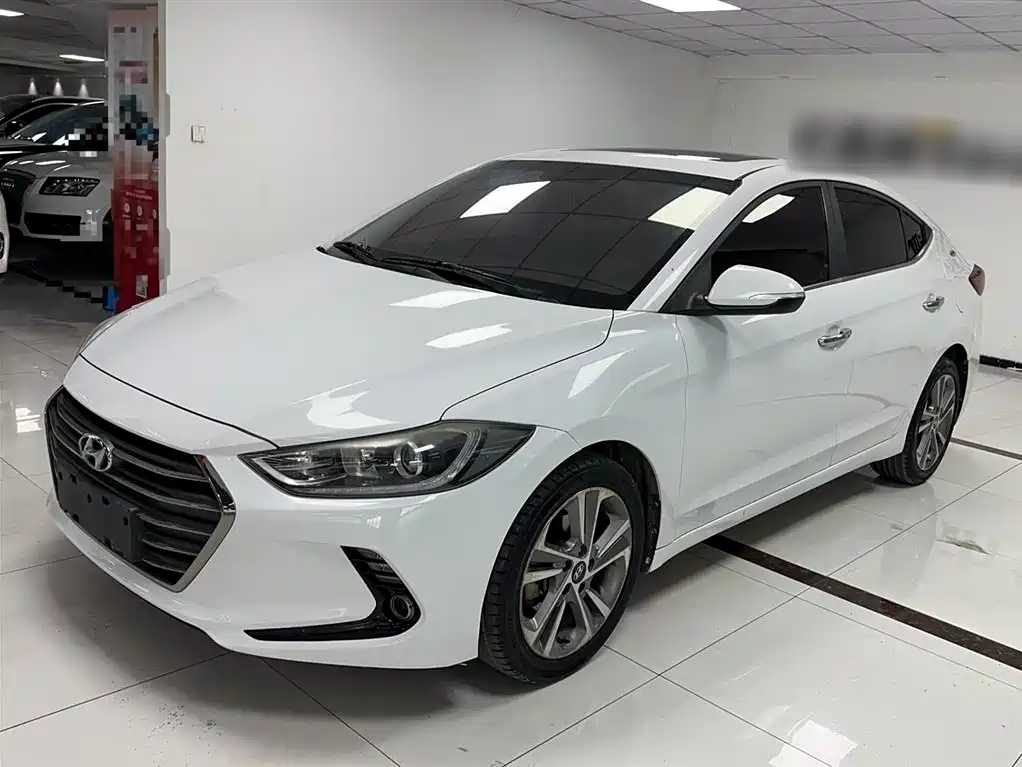 Купить Hyundai Elantra