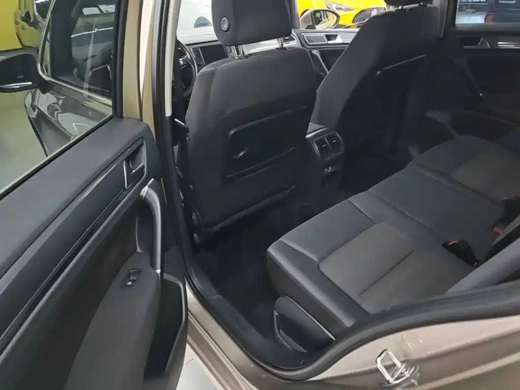 Volkswagen Golf Sportsvan — миниатюра 17