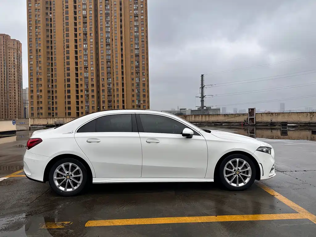 MERCEDES-BENZ A CLASS