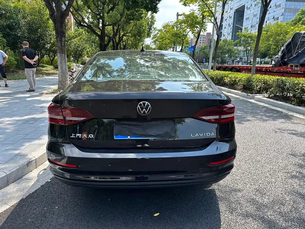 Volkswagen Lavida — миниатюра 6