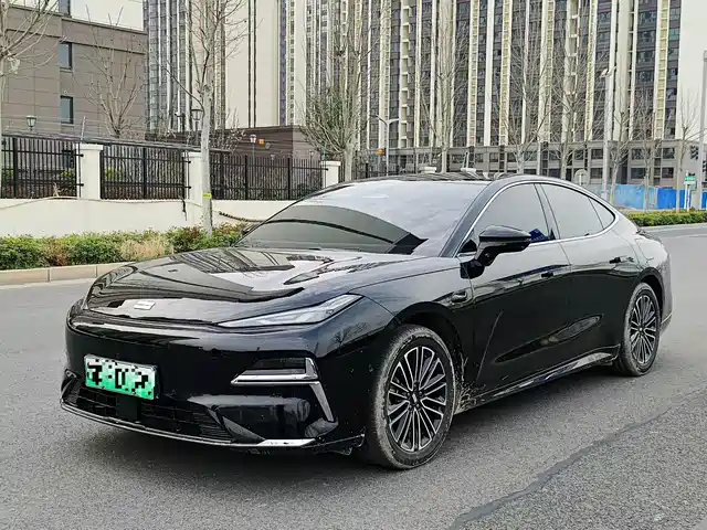 Geely Galaxy 8 2025 130km EM-i — фото 1