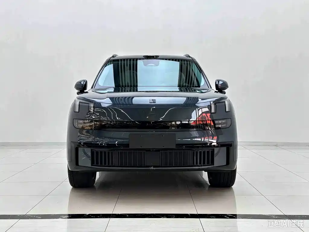 Lynk & Co 900 — миниатюра 2