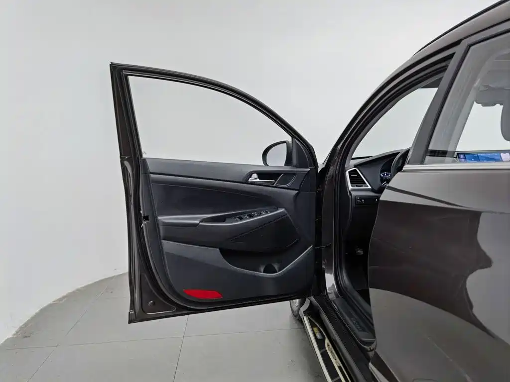 Hyundai Tucson — миниатюра 8