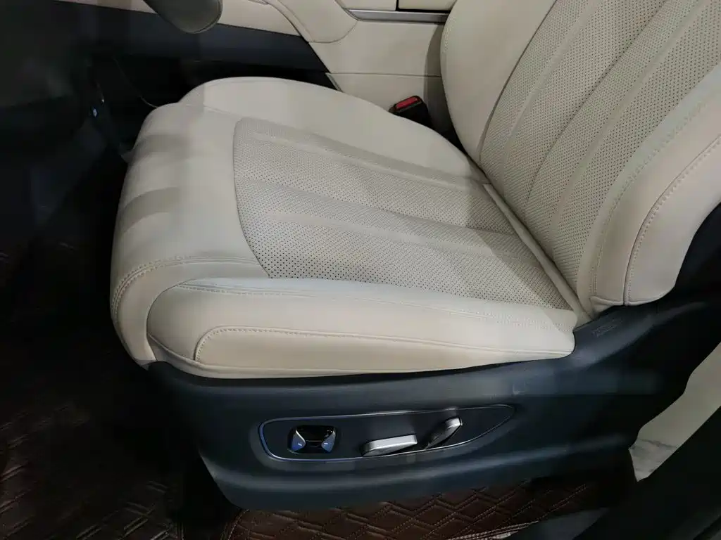 BYD Xia — миниатюра 20