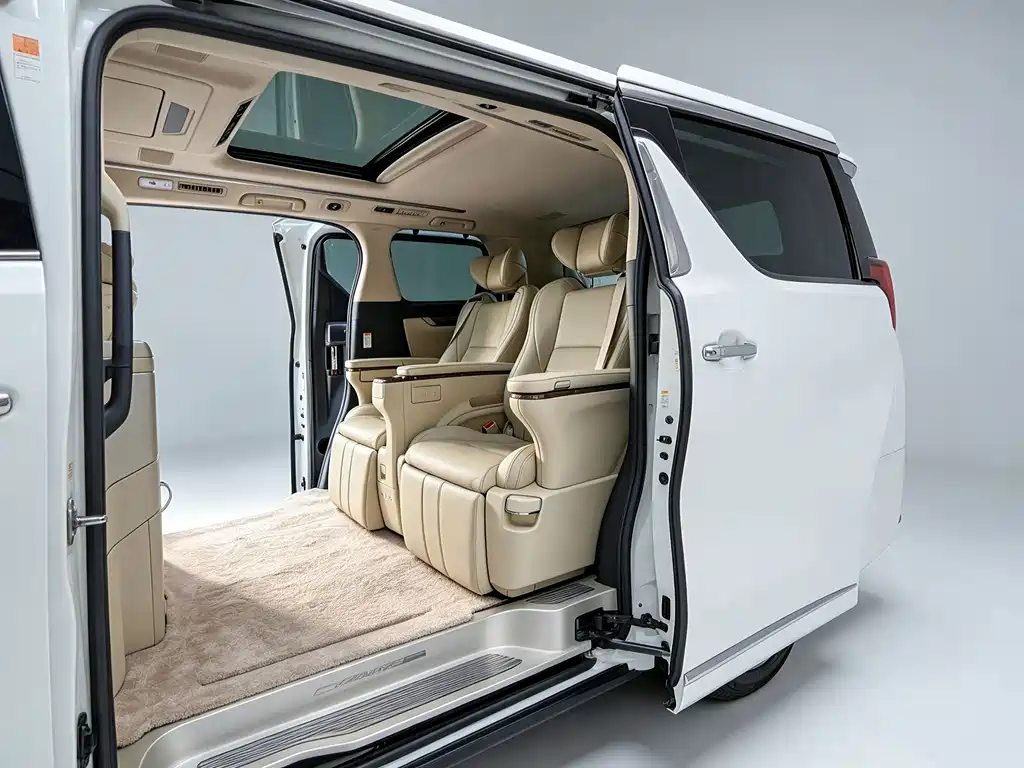 Toyota Alphard — миниатюра 24