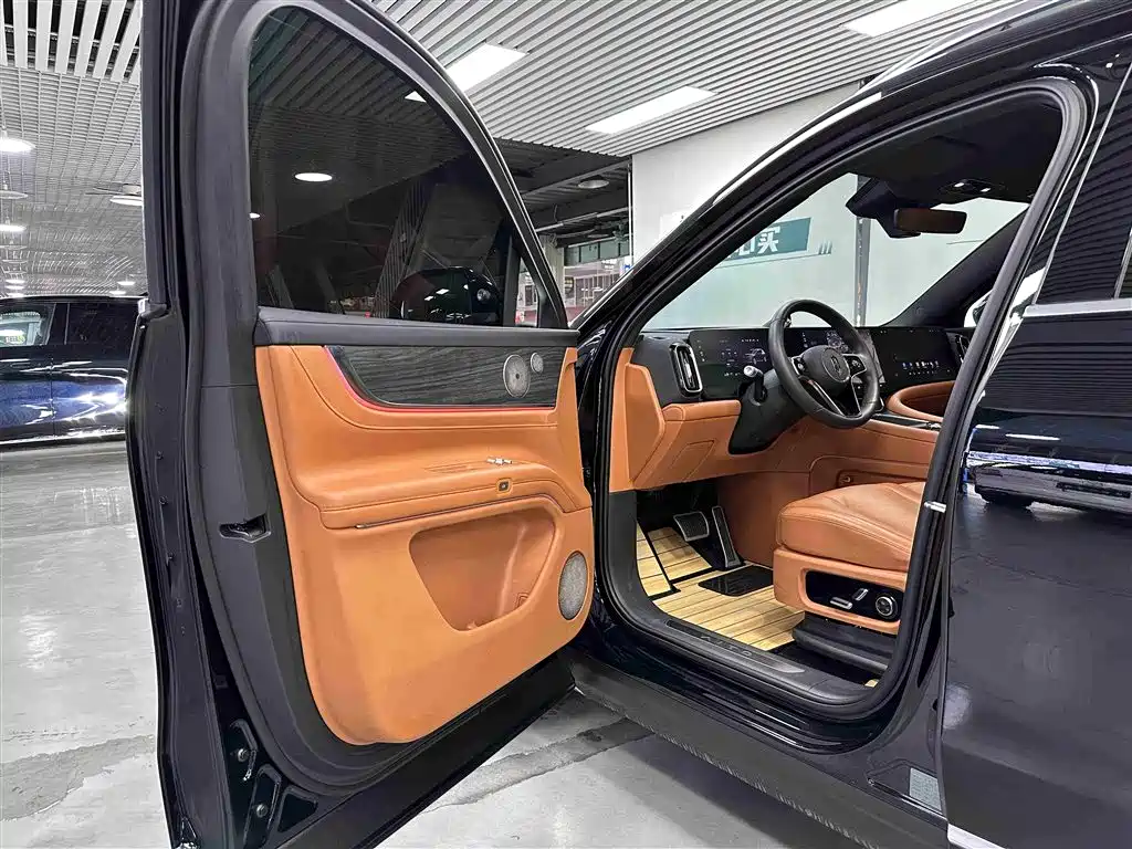 AITO ASK THE WORLD M9