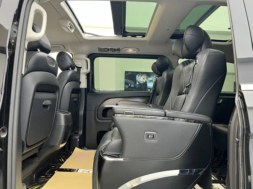 Mercedes-Benz V-Class — миниатюра 40