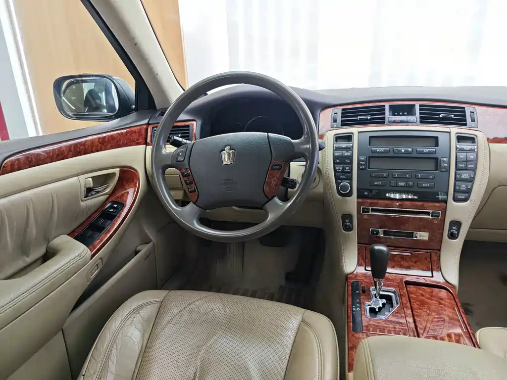 Toyota Crown — миниатюра 11