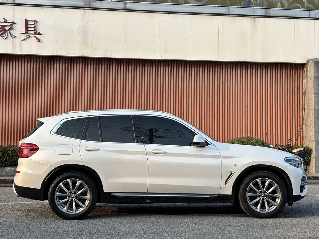 BMW X3 — миниатюра 9