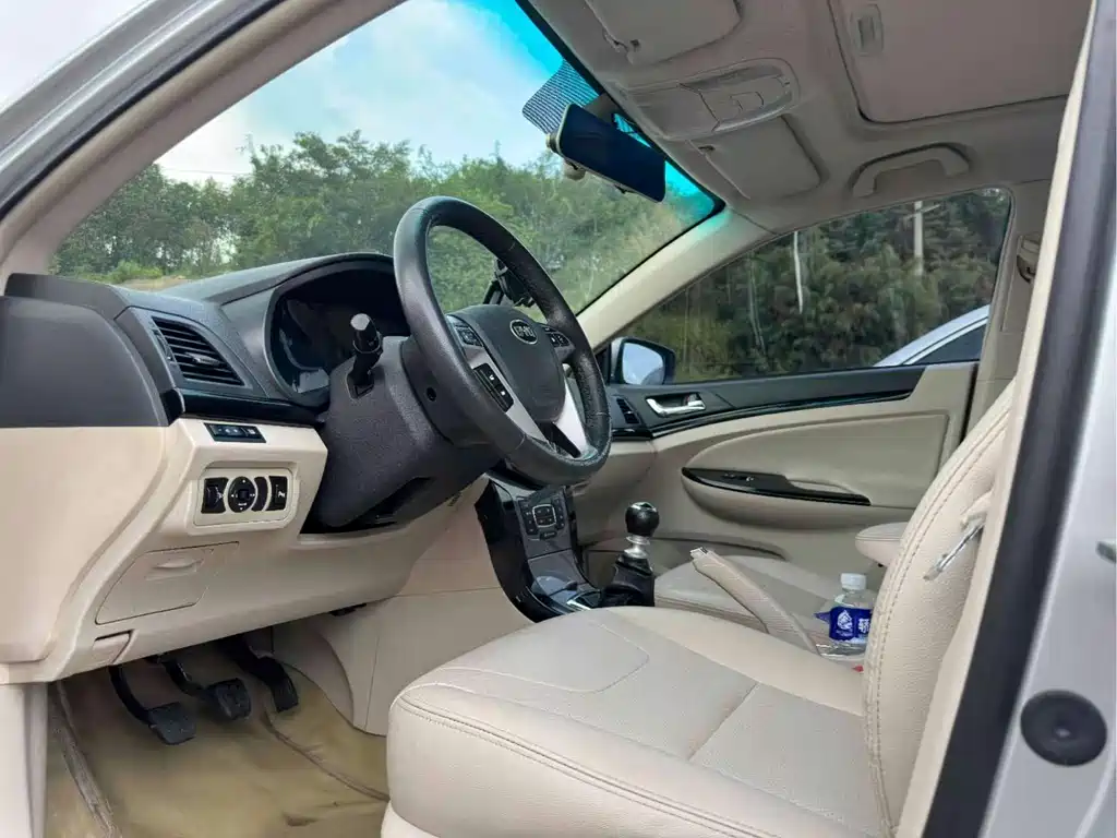 BYD Surui 2013 1.5TI MT Luxury