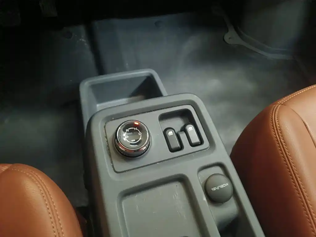 Wuling Yangguang — миниатюра 14