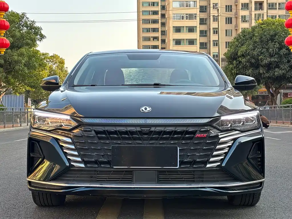 DONGFENG YI HYUN MAX