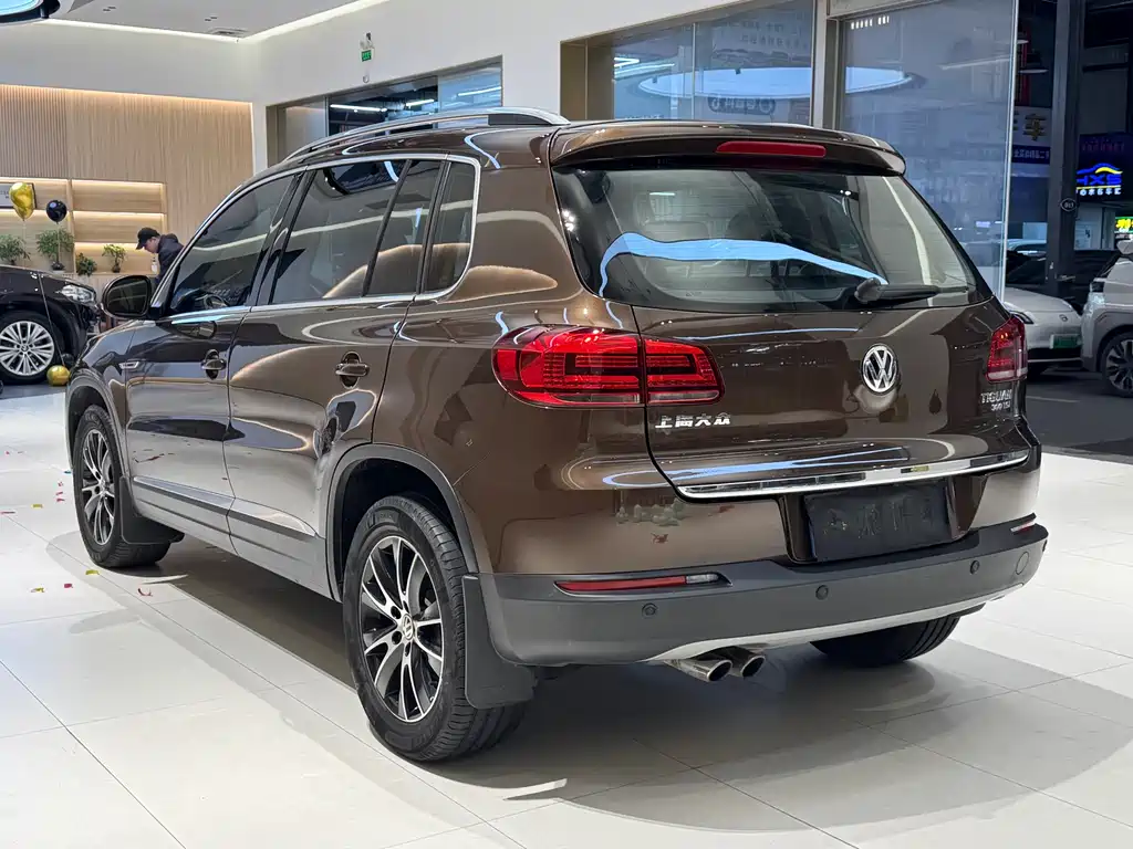 Volkswagen Tiguan 2016 300TSI AT Luxury