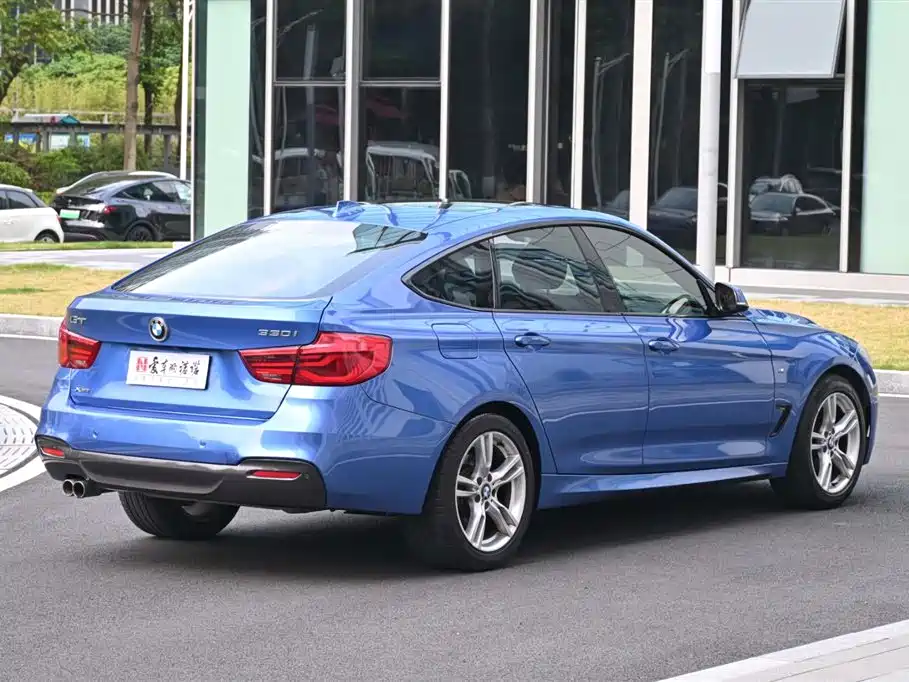 BMW 3 Series GT 3 GT 2017 330i xDrive M Sport