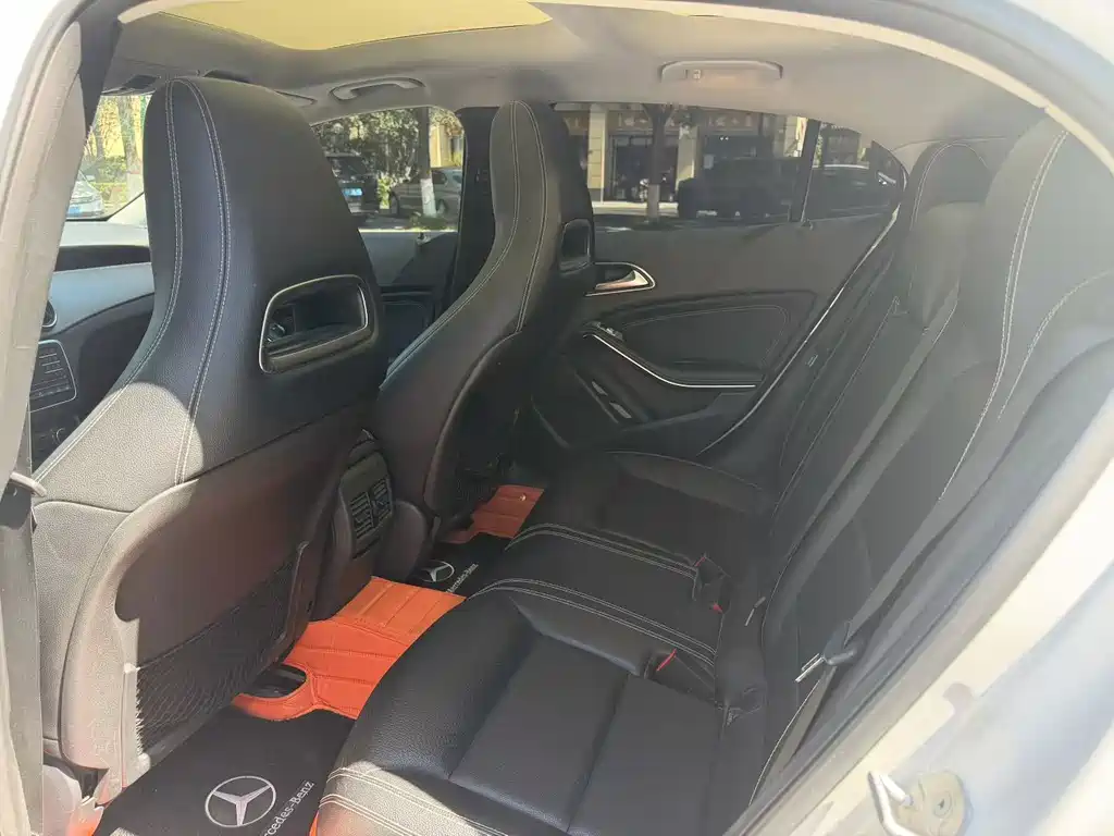 Mercedes-Benz GLA — миниатюра 6