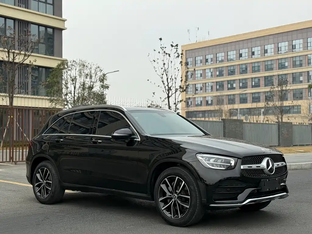 MERCEDES-BENZ GLC