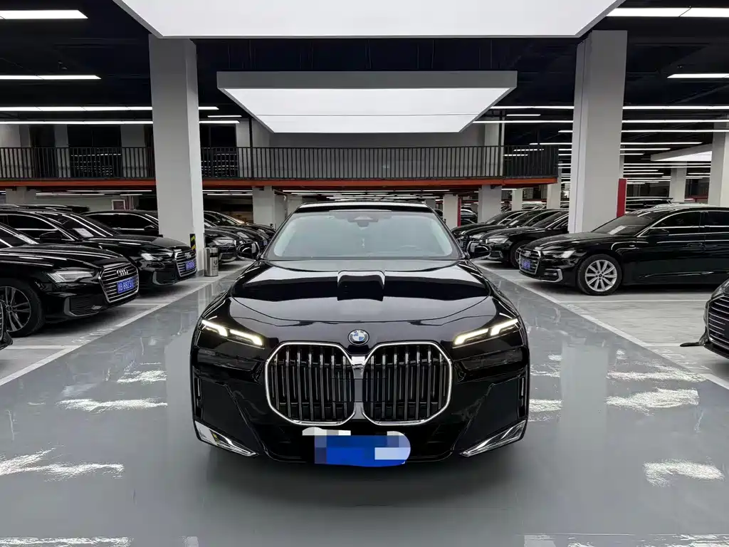 BMW 7 Series — миниатюра 2