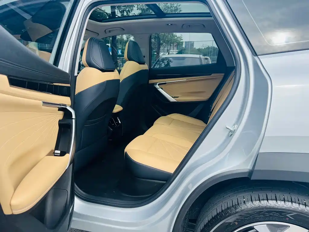 GEELY AUTOMOBILE BOYUE L