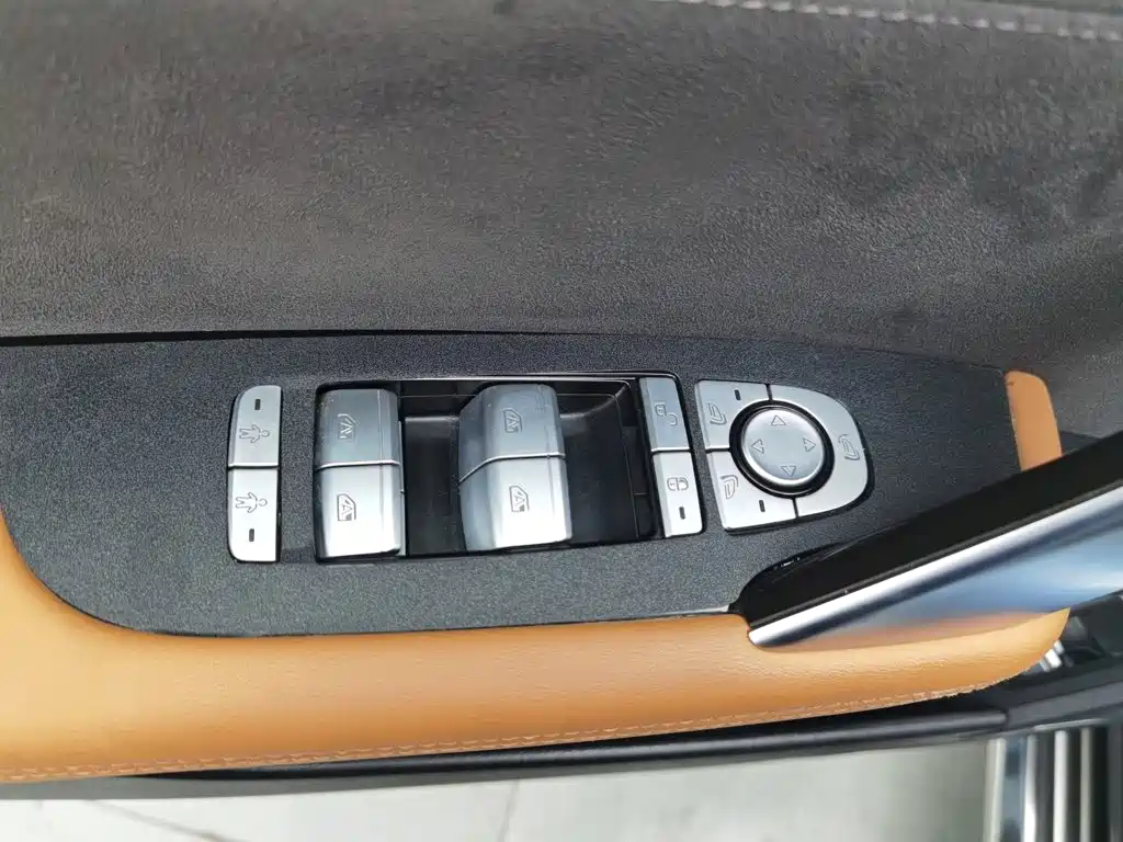BYD Tang New Energy — миниатюра 9