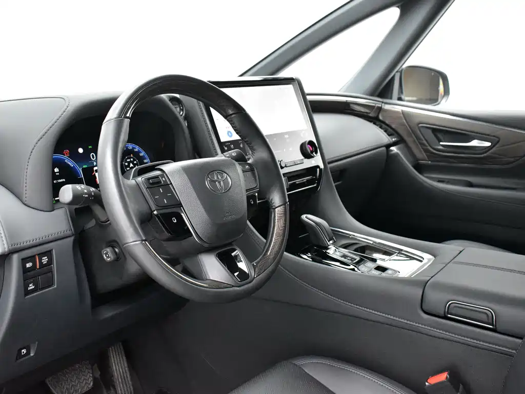 Toyota Alphard — миниатюра 8