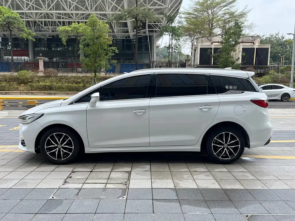 BYD SONG MAX
