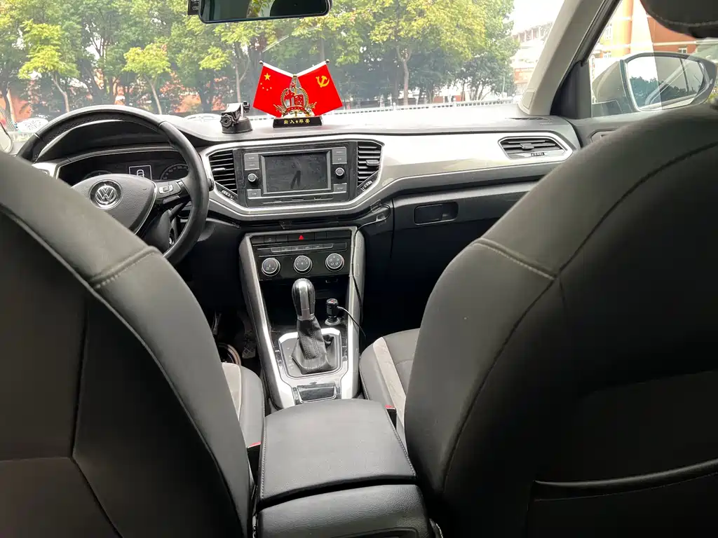 Volkswagen T-Roc — миниатюра 12