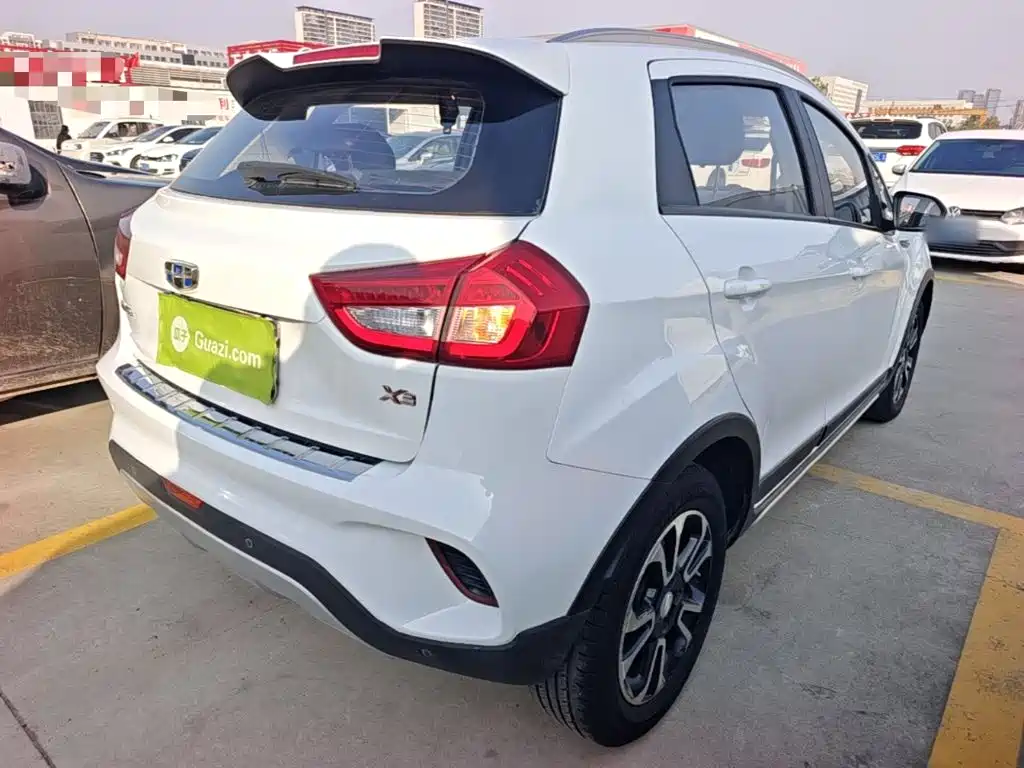 Geely Vision X3 — миниатюра 7