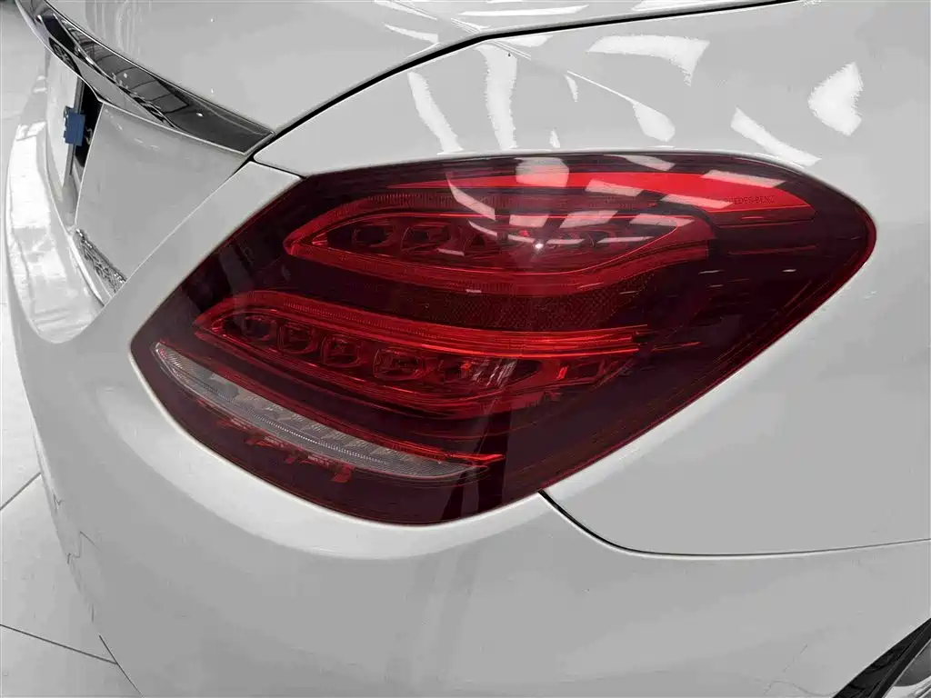 Mercedes-Benz C-Class — миниатюра 17
