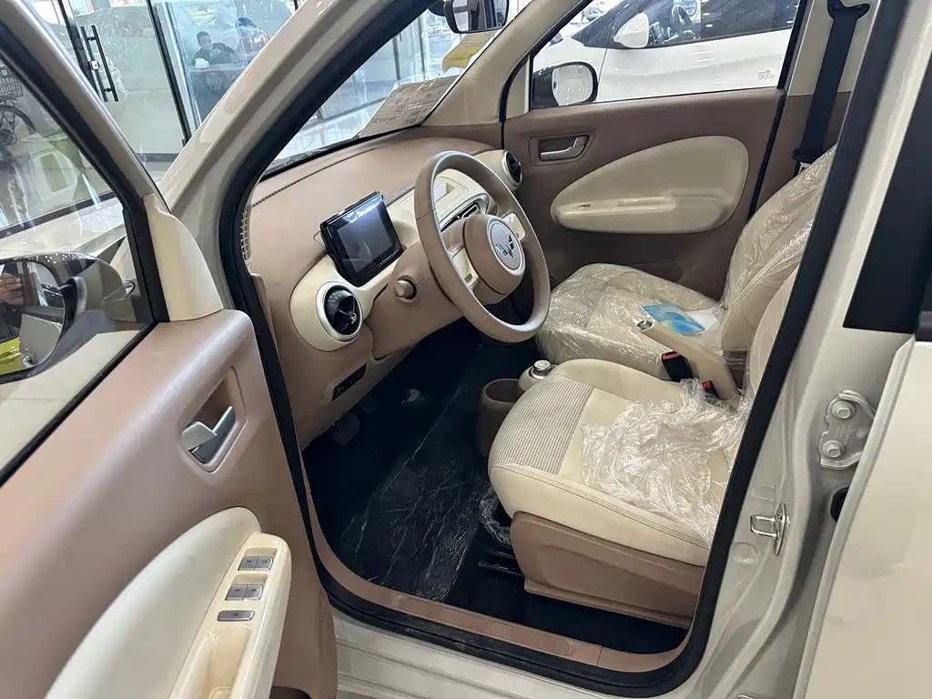 Wuling MINIEV — миниатюра 3