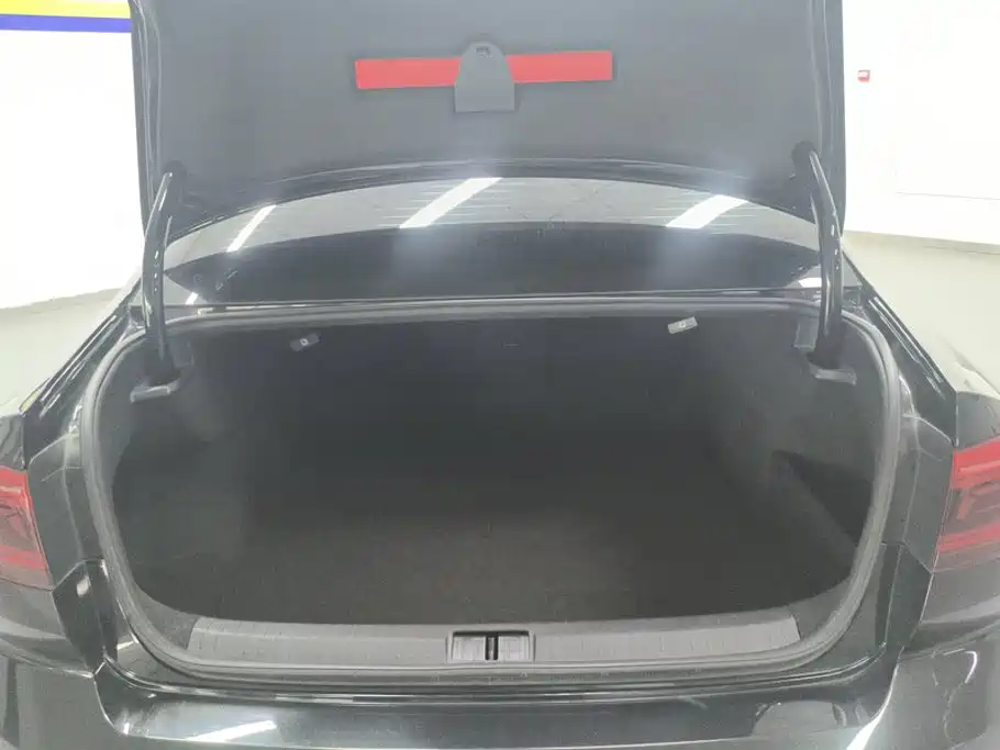 Volkswagen Magotan — миниатюра 4