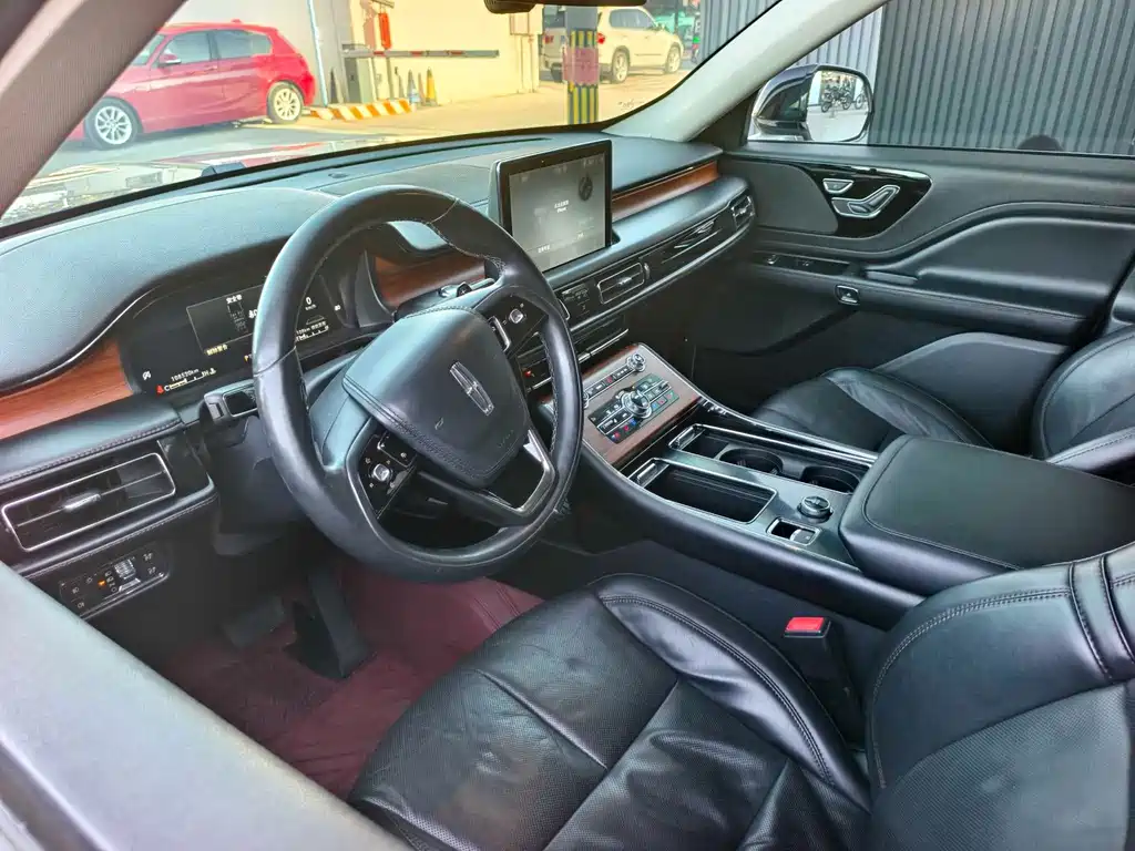 Lincoln Aviator — миниатюра 8