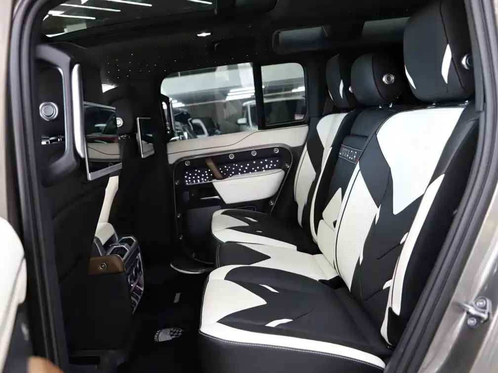 Land Rover Defender — миниатюра 6