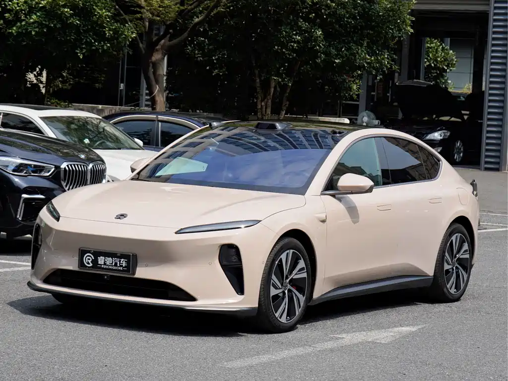 NIO ET5