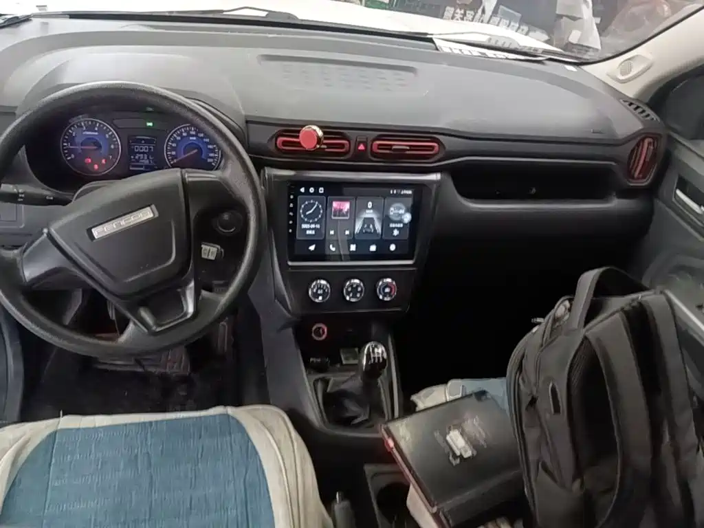 Dongfeng 380 2022 1.5L 7 мест