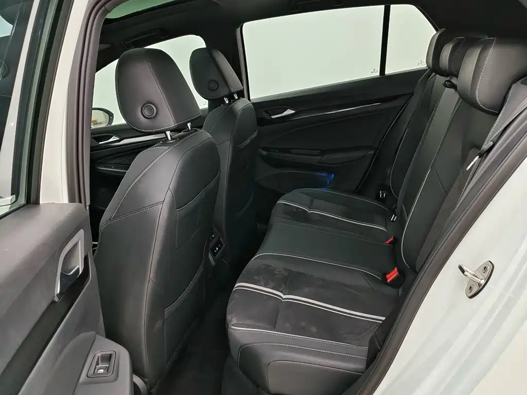 Volkswagen Golf — миниатюра 9