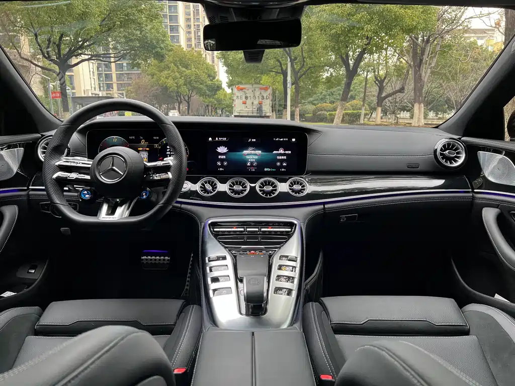 MERCEDES-BENZ AMG GT