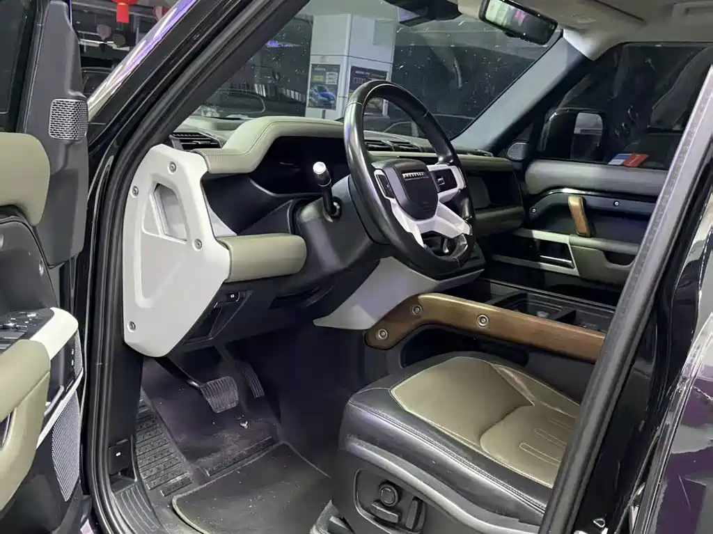Land Rover Defender — миниатюра 2