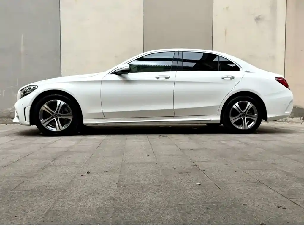 Mercedes-Benz C-Class — миниатюра 8