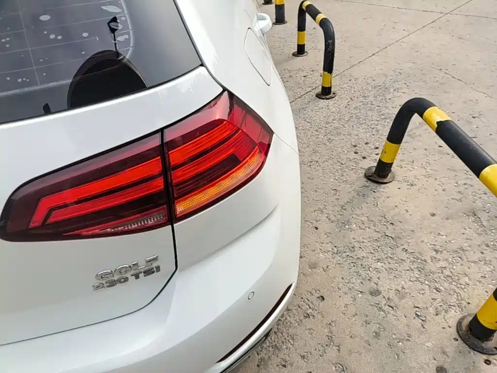 Volkswagen Golf 2018 230TSI AT Comfort