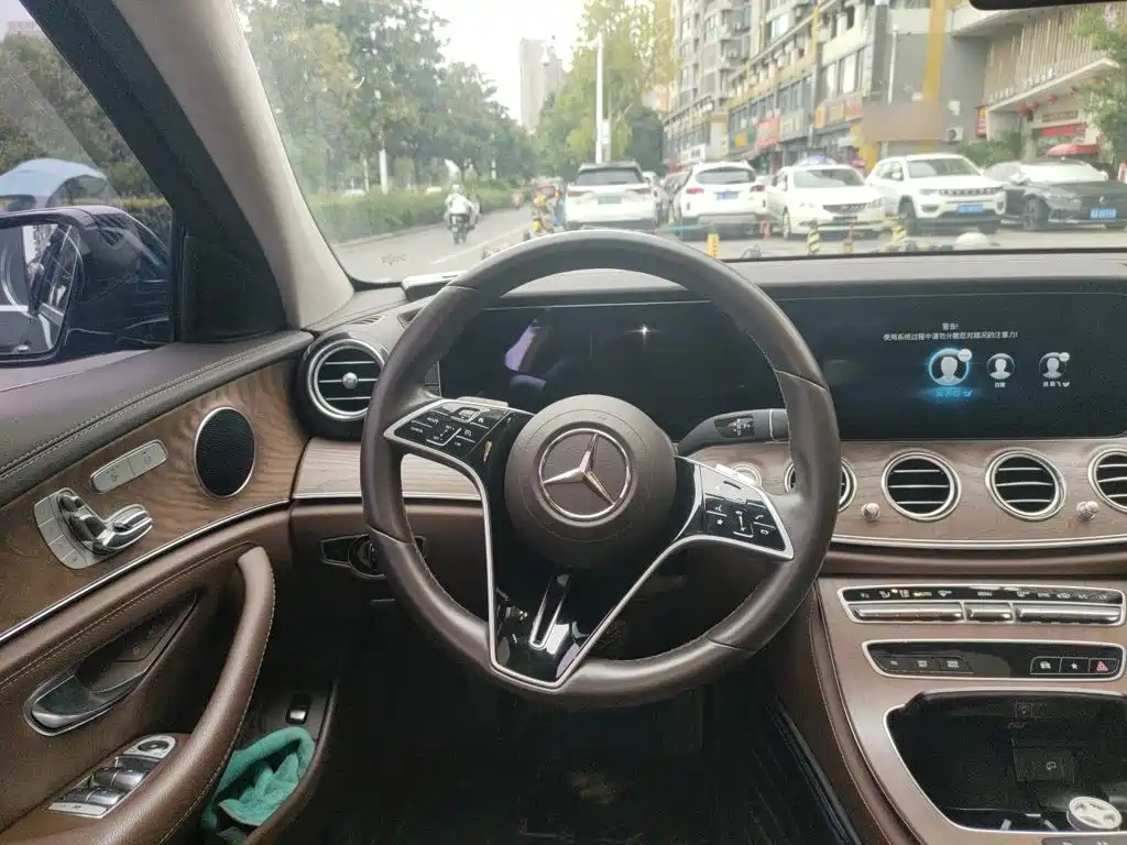 Mercedes-Benz E-Class id 4622383 из Китая 26