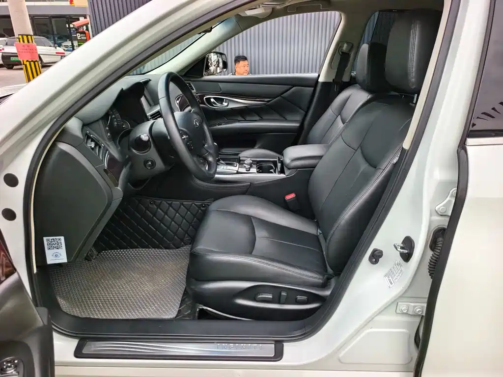 Infiniti Q70 — миниатюра 9
