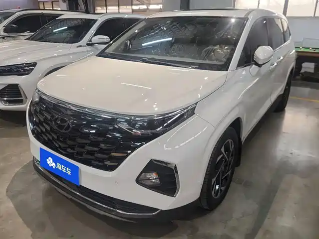 HYUNDAI KUSTU