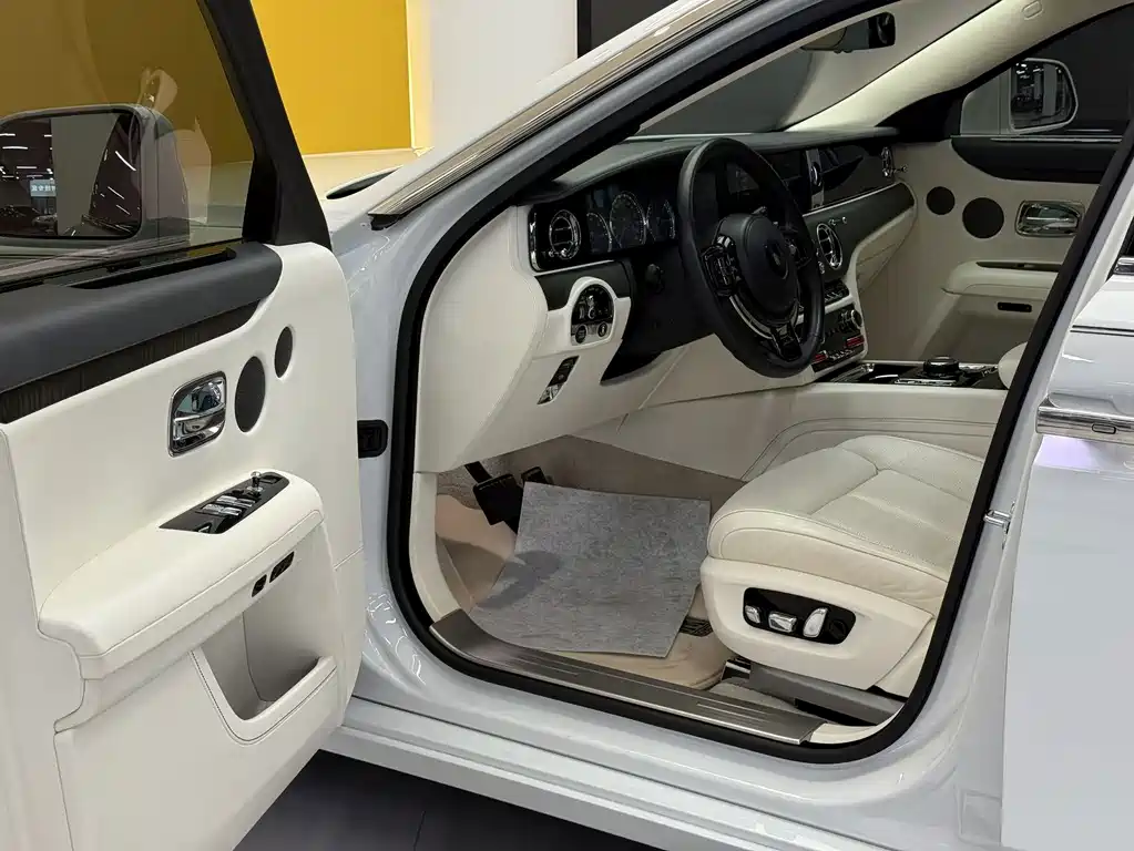 Rolls-Royce Ghost — миниатюра 21