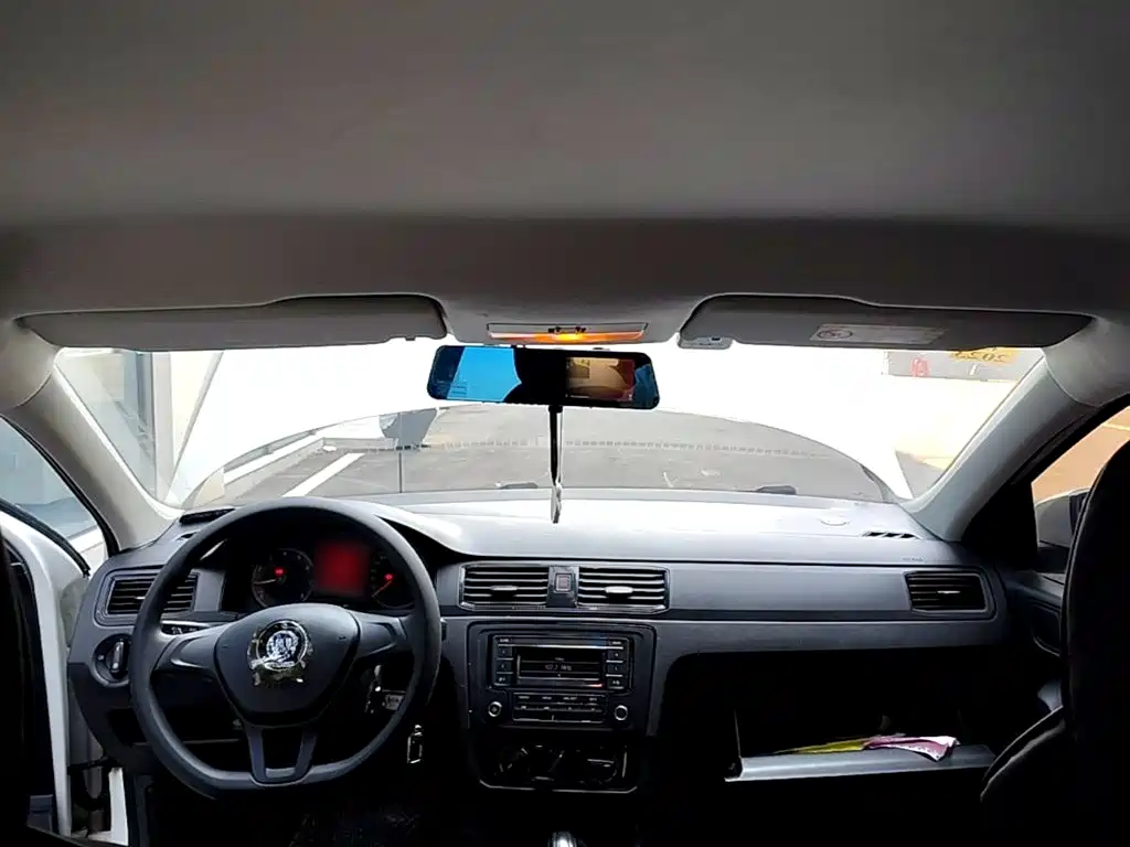 Volkswagen Santana — миниатюра 18